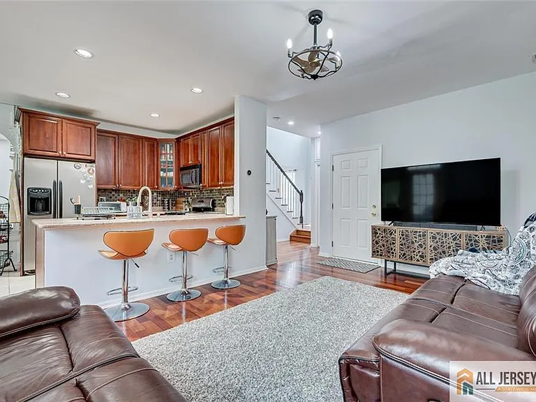 7 Stanford Dr — Photo 20