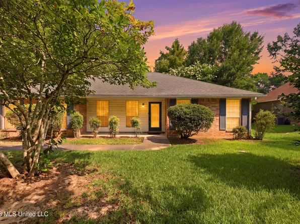 8854 Kipapa Way, Diamondhead, MS 39525