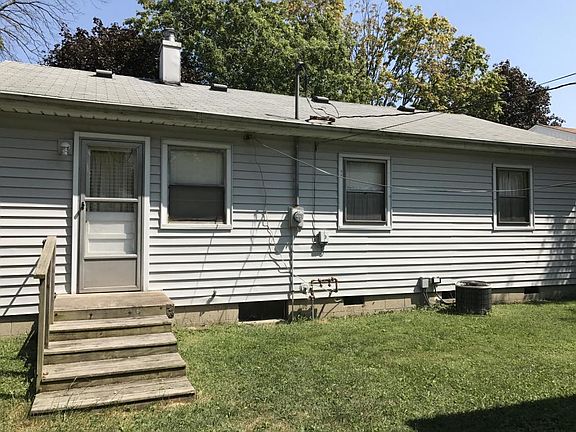4th image of 1844 N Hawthorne Ln