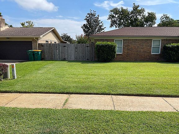 4th image of 404 Slash Pine Ct