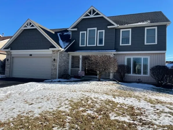 131 Pine Hill Dr, North Aurora, IL 60542