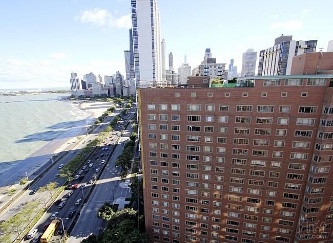 1st image of 1325 N Astor St #200206