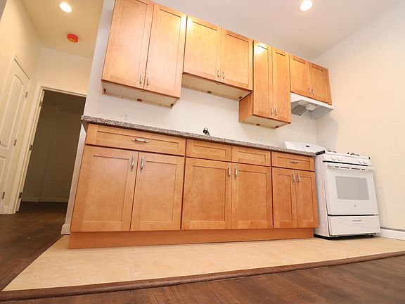 4th image of 1847 W Florence Ave #203