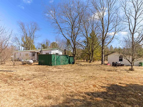 3rd image of 17403 Springdale Rd