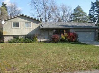 29960 Eastfield St, Farmington Hills, MI 48334