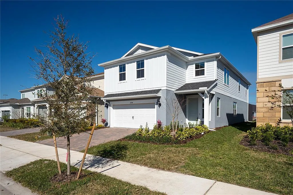 5 bed, 4.0 bath, 3172 sqft, $5,800 — Photo 1