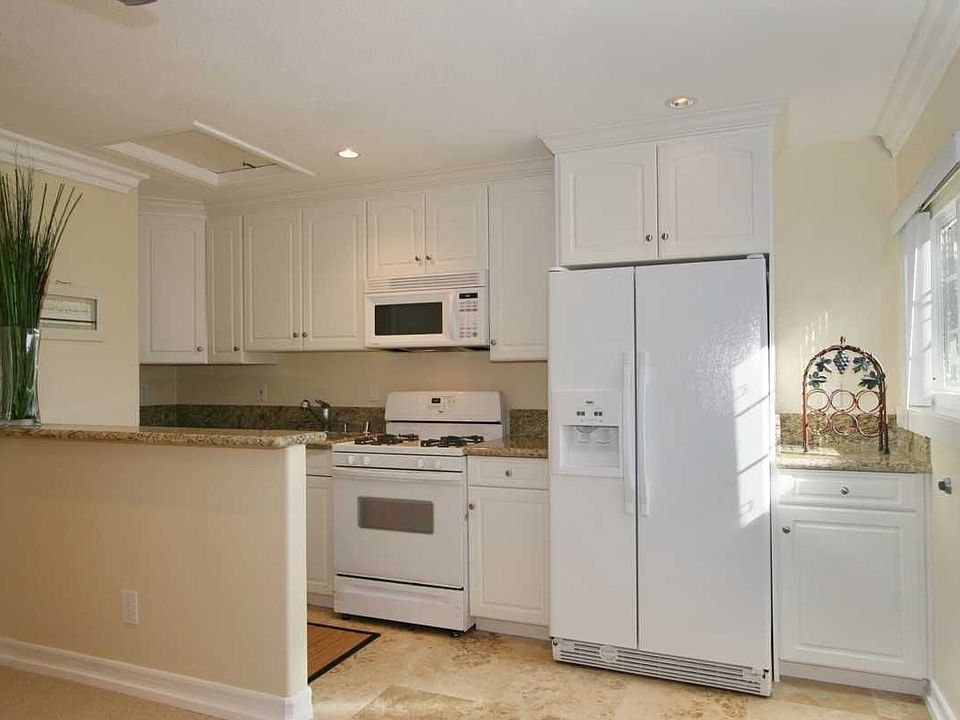 2nd image of 4014 Texas St