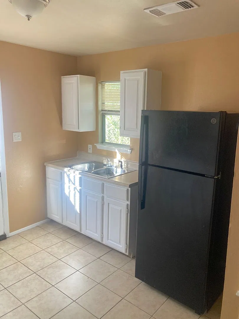 1520 Kayton — Photo 3