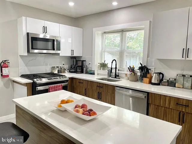 378 Eggerts Crossing Rd — Photo 8