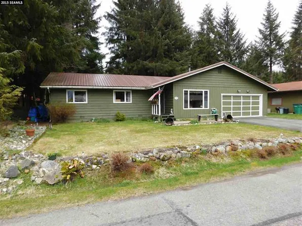 9175 Skywood Ln, Juneau, AK 99801