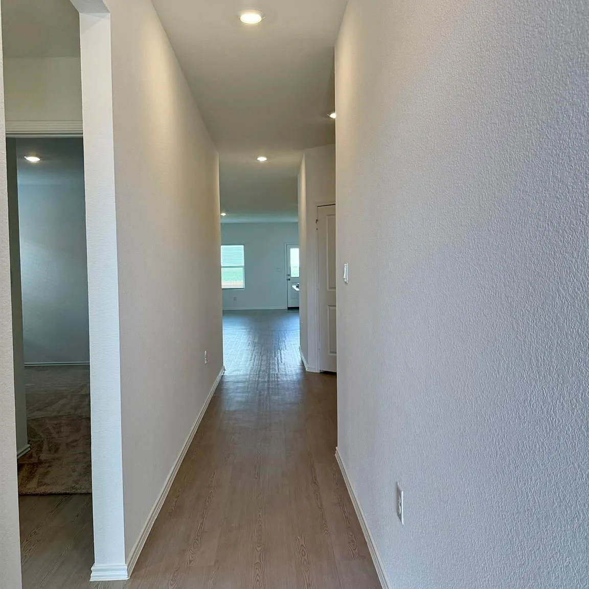 4 bed, 3.0 bath, 2022 sqft, $2,349 — Photo 4
