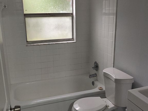 5th image of 9802 N 10th St #B