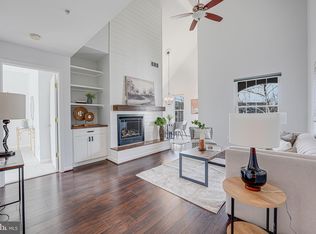 46604 Ellicott Sq UNIT 301, Sterling, VA 20165