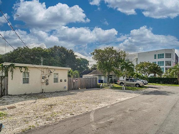 4th image of 632-634 NW 14th Terrace