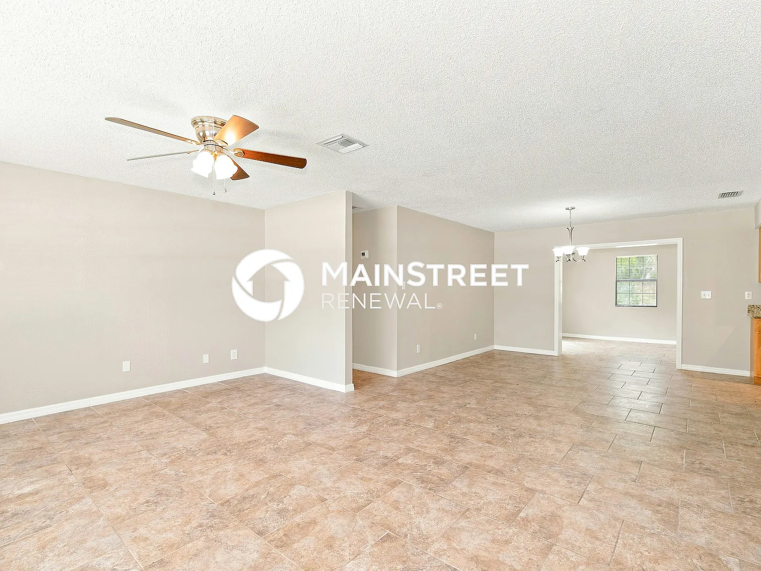 454 Nogales Ave NE — Photo 2