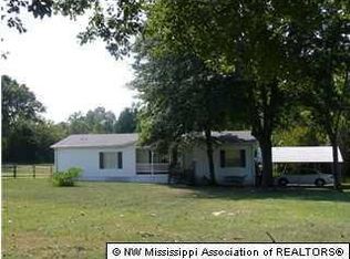 4477 Sardis Lake Dr, Batesville, MS 38606