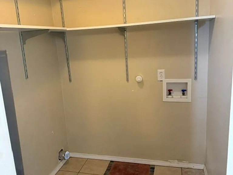 2913 N Mann Dr — Photo 10