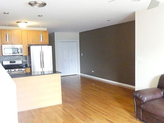 4th image of 5412 S Michigan Ave Unit 1
