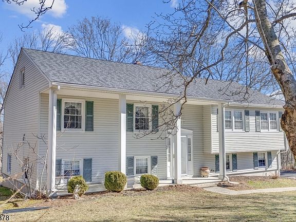 4th image of 39 Deerfield Rd