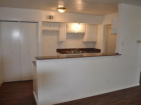 4th image of 511 Glencairn Dr