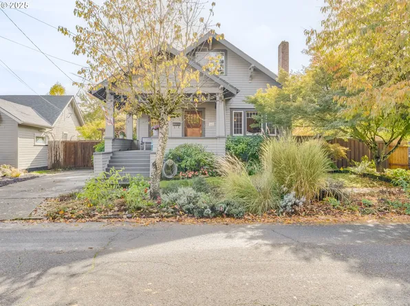 318 NE 8th St, McMinnville, OR 97128