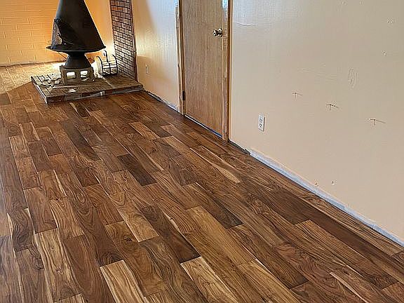 3rd image of 1325 E Tamarisk Dr