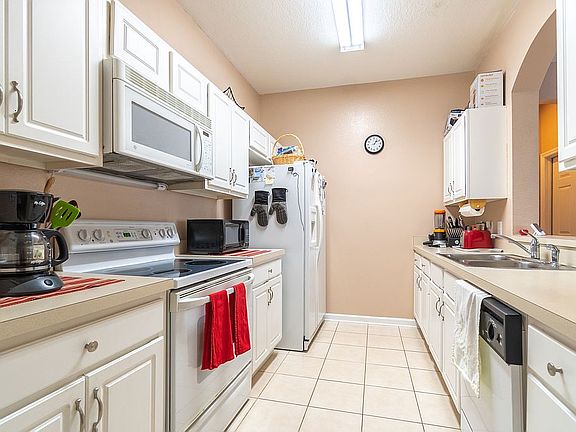 3rd image of 580 Brantley Terrace Way Unit 207