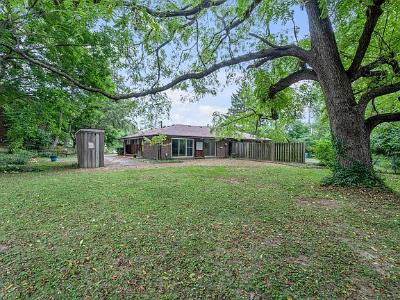 5th image of 3417 Malabu Cir