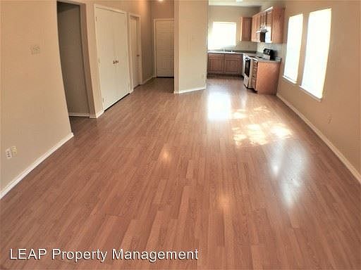 4th image of 5933 Robinwood St