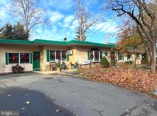 18 Monroe Dr, Hamilton, NJ 08619