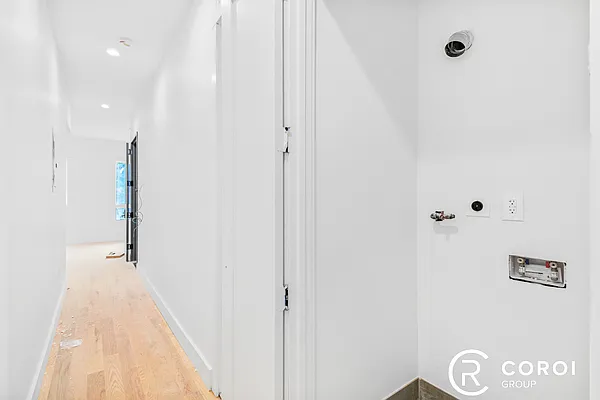 Rented by Coroi Corp | media 31