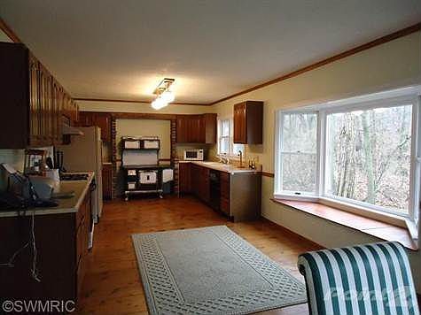 2nd image of 21966 Buffalo Ln