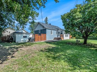 42 Cote Des Neiges Rd, Ottawa, ON K2G 2C6