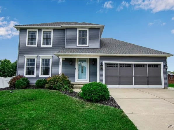 21 Sunset Creek Dr, West Seneca, NY 14224