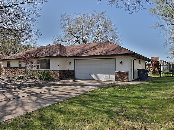 2nd image of 908 Brentwood Dr