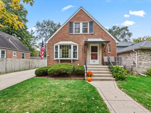 9252 S Sawyer Ave, Evergreen Park, IL 60805