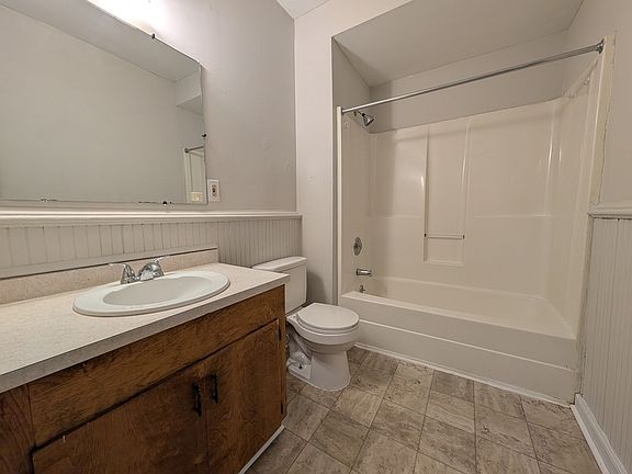 3rd image of 1129 Rivermont Ave APT 4