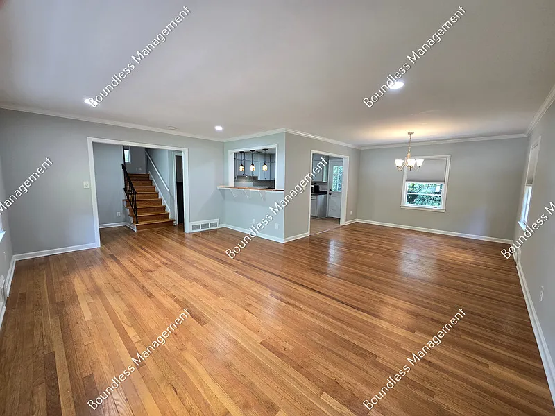4 bed, 3.0 bath, 2422 sqft, $3,600 — Photo 4