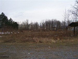 2nd image of 526 N 4th St