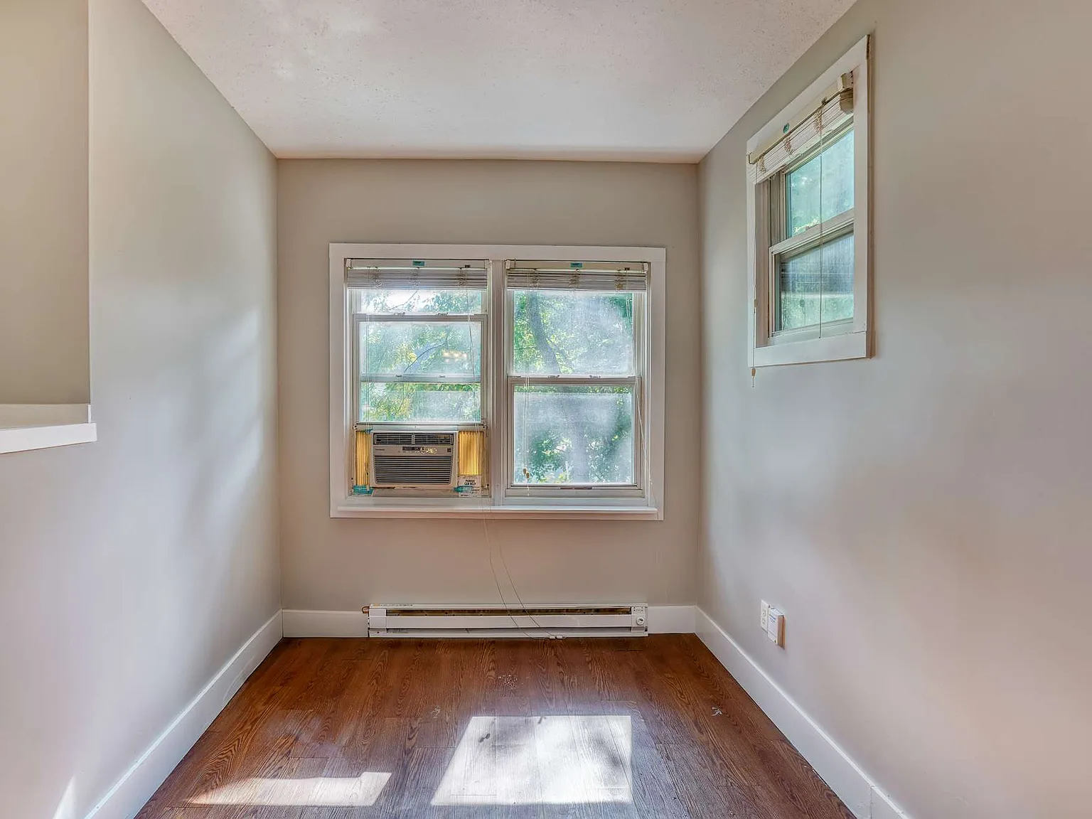 1529 Ferry Street Apartments — Photo 1