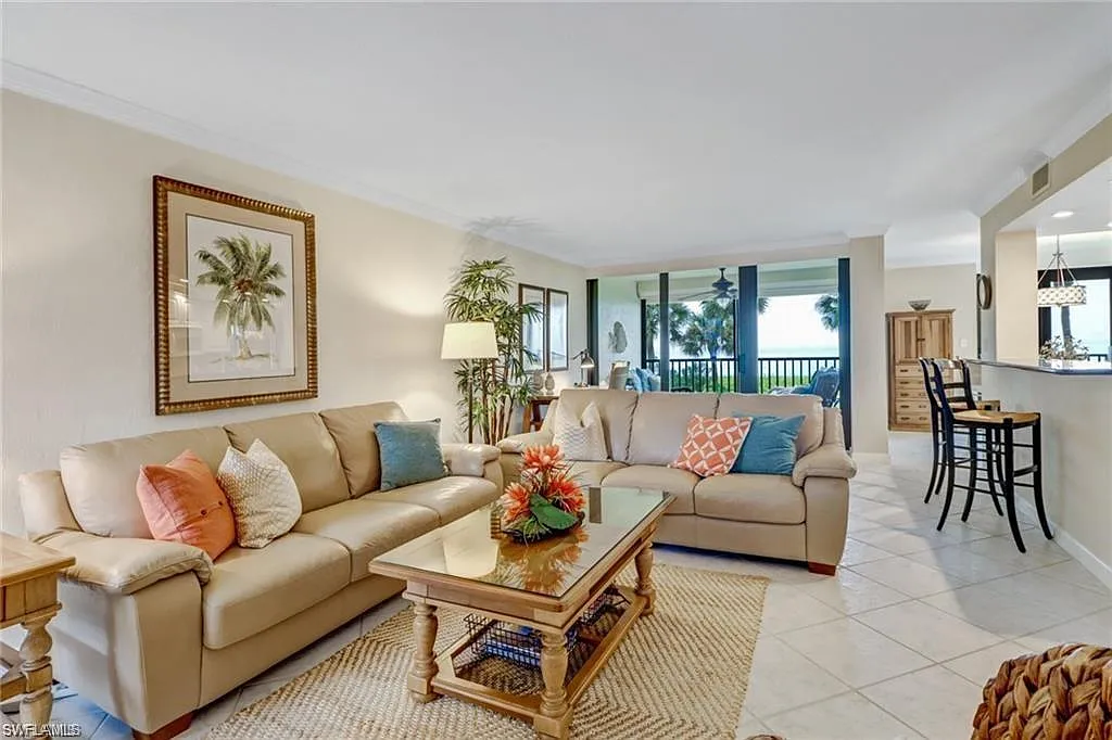 2 bed, 2.0 bath, 1315 sqft, $16,000 — Photo 4