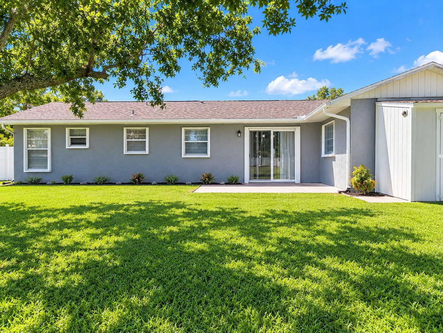 3 bed, 3.0 bath, 1434 sqft, $2,400 — Photo 3