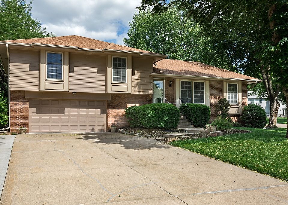 1st image of 2023 S 138th Avenue Cir