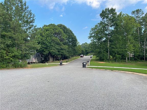 2nd image of 180 Smokey Ridge Dr