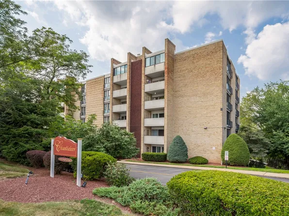 55 Highland Rd APT 406, Bethel Park, PA 15102