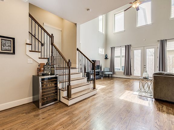 3rd image of 2627 Shady Woods Ln