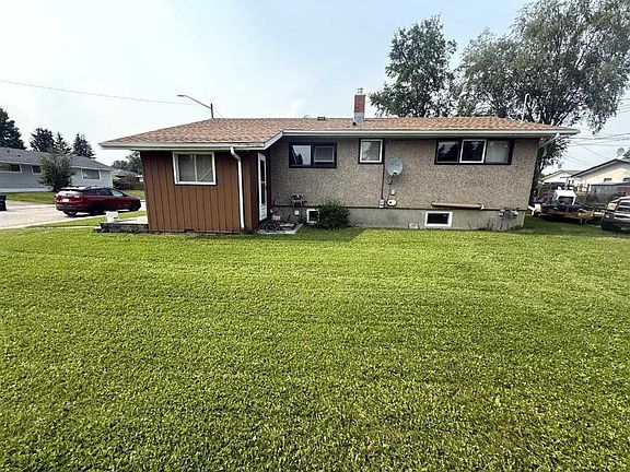 3rd image of 101 SW Simpson St