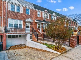 6112 75th Pl, Middle Village, NY 11379