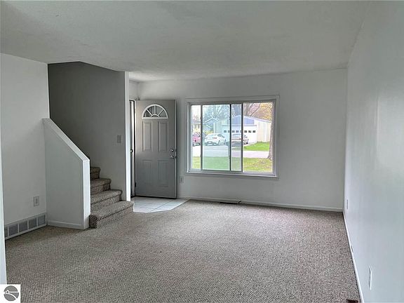 5th image of 241 Charles St