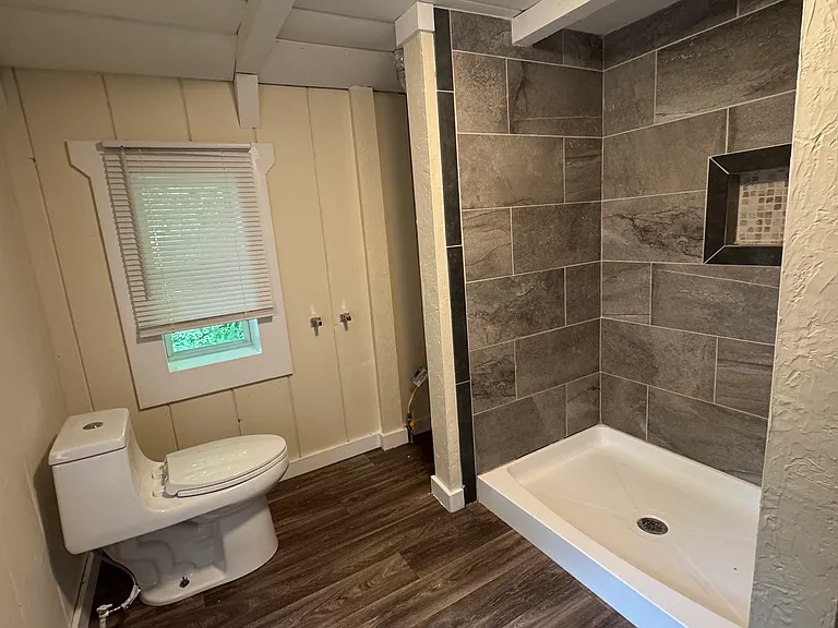 555 W Poplar St #1/2 — Photo 6